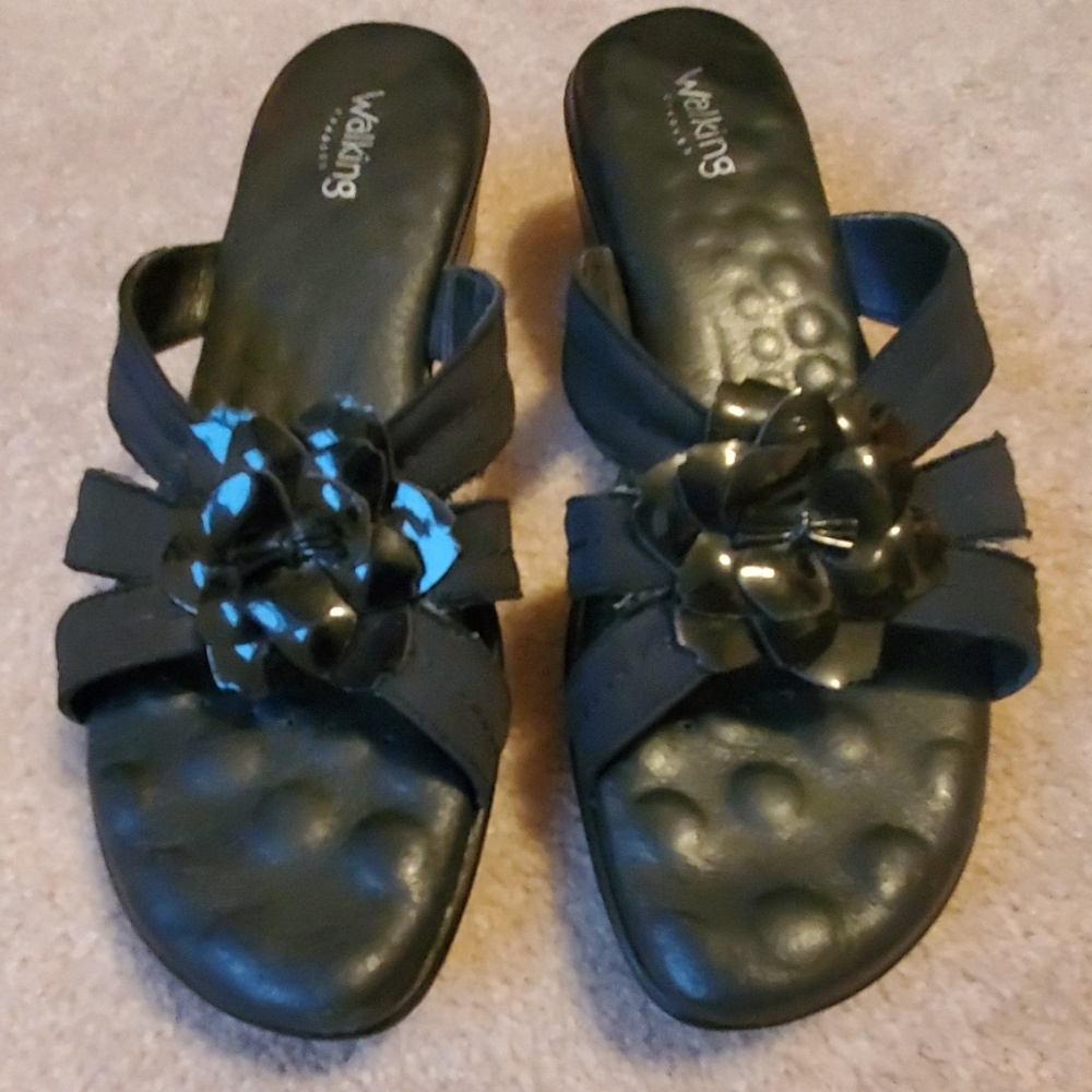 Walking Cradles black mule sandals size 10